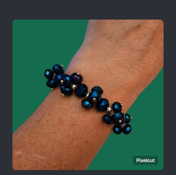 HANDMADE Royal Blue Metallic Aurum Beaded Cluster Stretch Bracelet - Picture 1 of 4